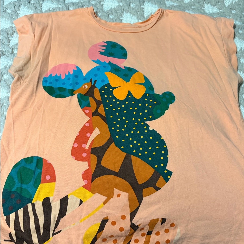 Disney Women’s Coral and Aqua Tee Size XL